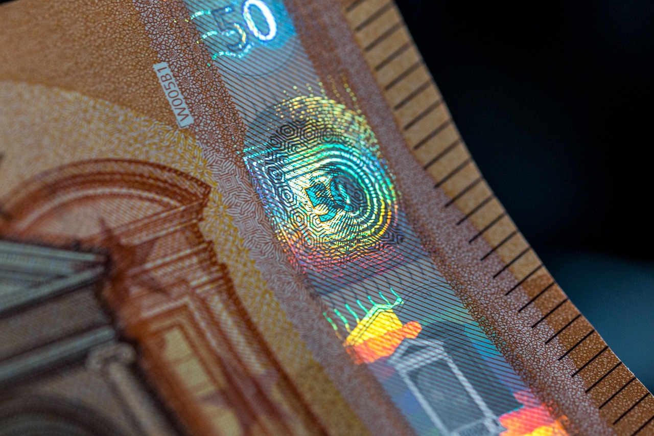 探索货币价值动态变化，纸币行情价解析