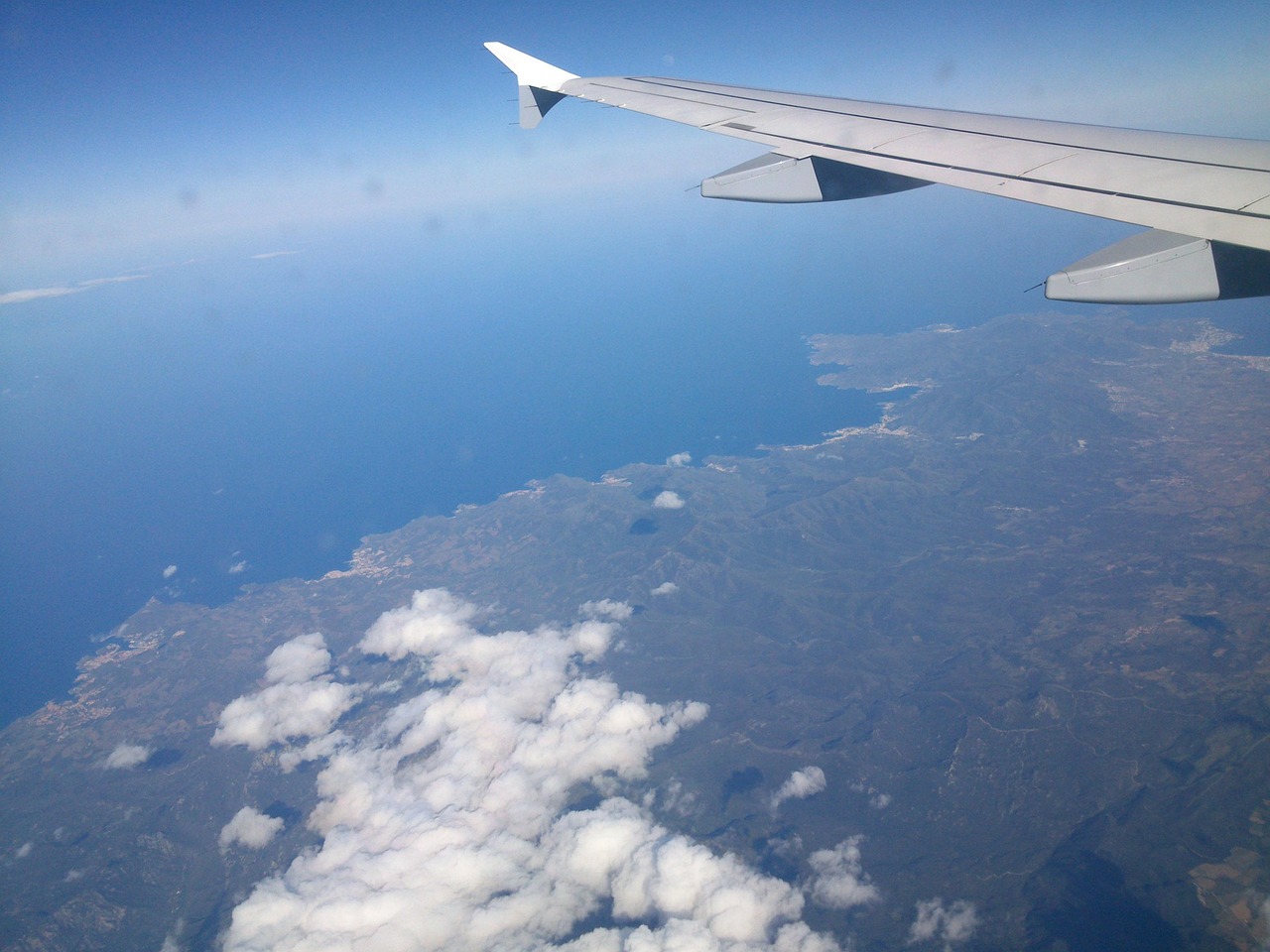 南方航空上市历程回顾，时间线、影响及展望