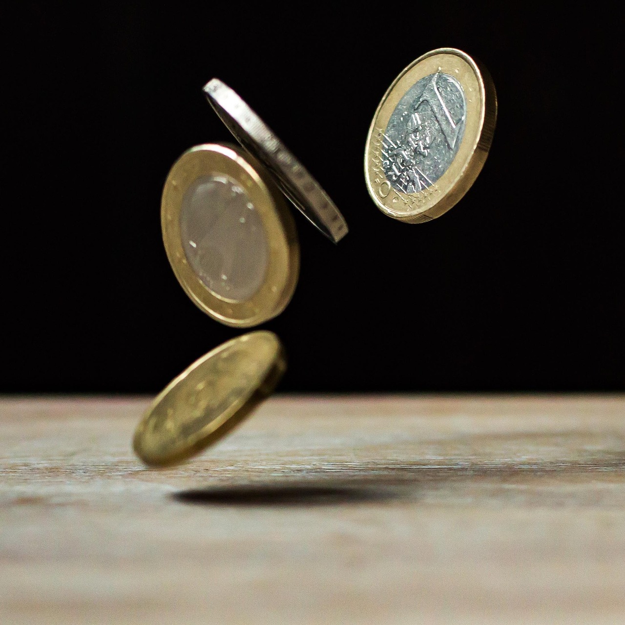 股票账户资金流转详解，资金转出时间与注意事项解析
